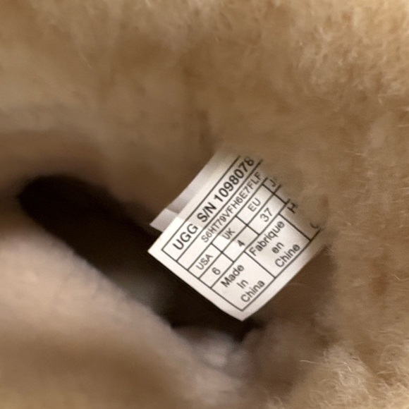 Cozy Tan Shearling Boots - Picture 2 of 5